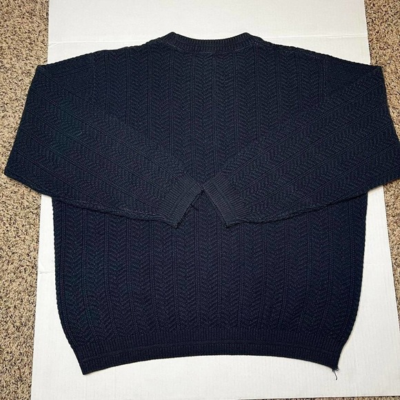 Studio Bill Blass Vintage Sweater - Picture 3 of 6